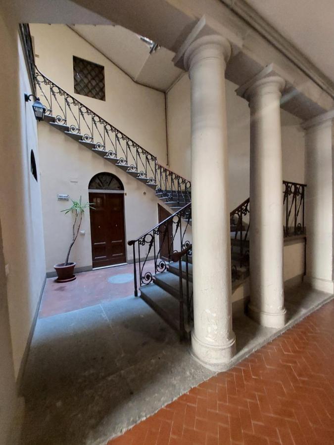 Green Pepper Apartment In Флоренция Экстерьер фото